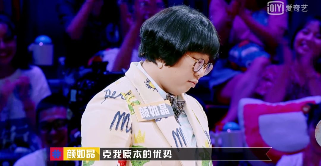 VfB斯图加特后卫因传球不精遭批评，努力提升技术水平的简单介绍