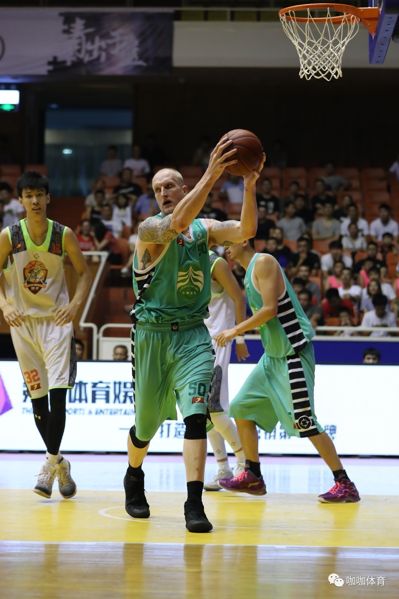 内蒙古草原狼苦战武汉卓尔，憾失三分的简单介绍