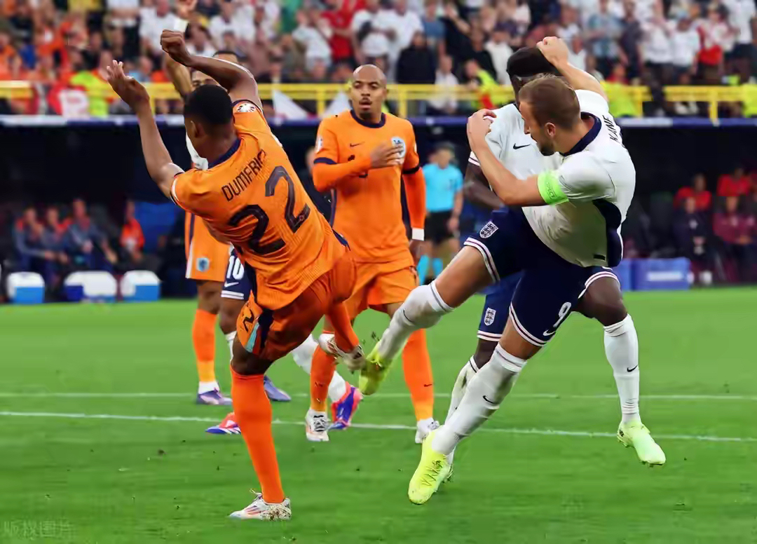 关于德国队士气高昂，准备迎接英格兰的挑战的信息