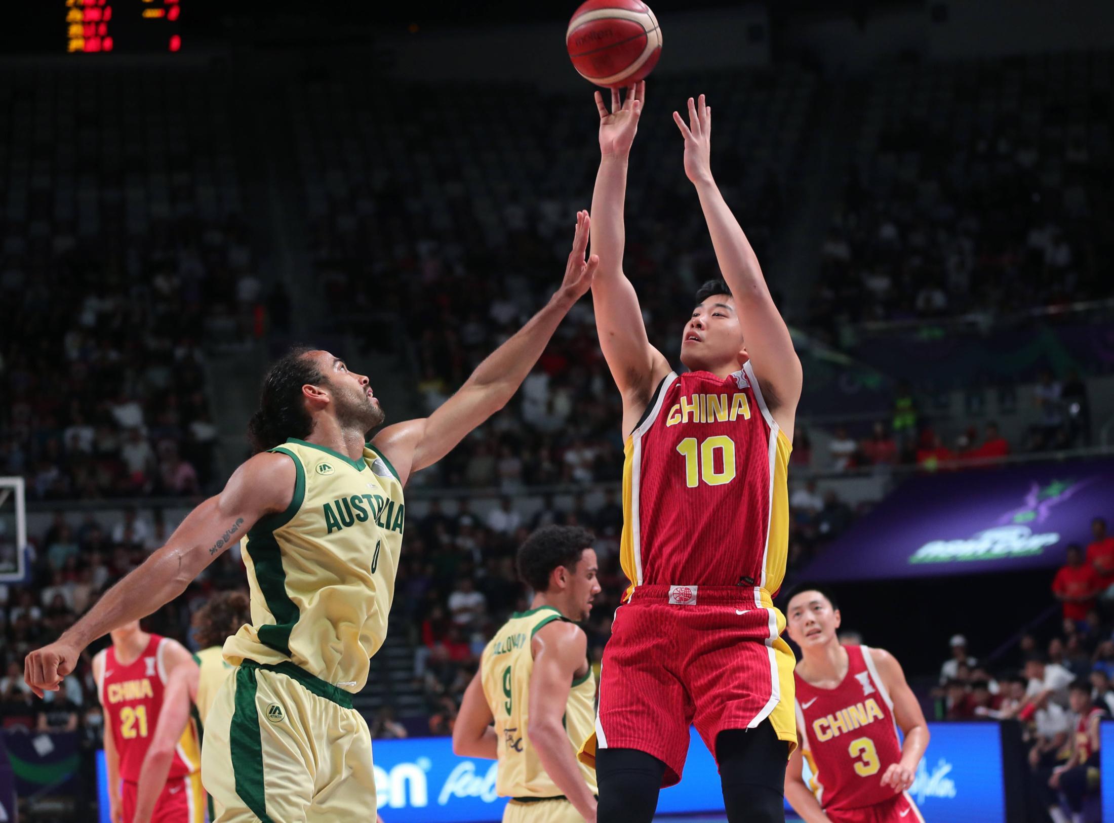 中国篮球联赛的精彩对决再次引发了万众瞩目(中国篮球联赛2021)